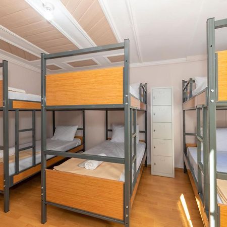 Taksim Wooden House Hostel Истанбул Екстериор снимка