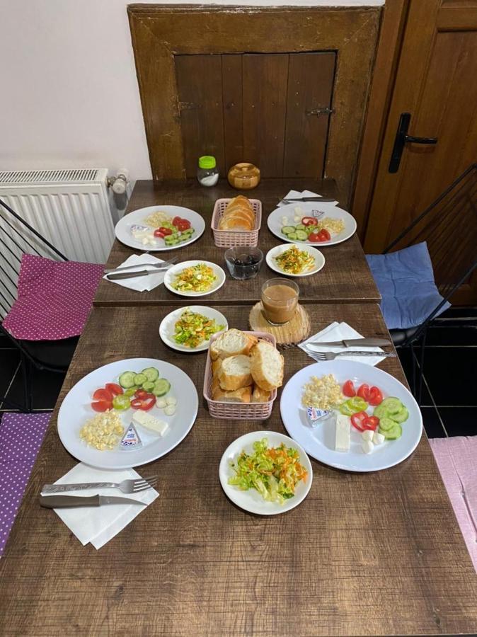 Taksim Wooden House Hostel Истанбул Екстериор снимка