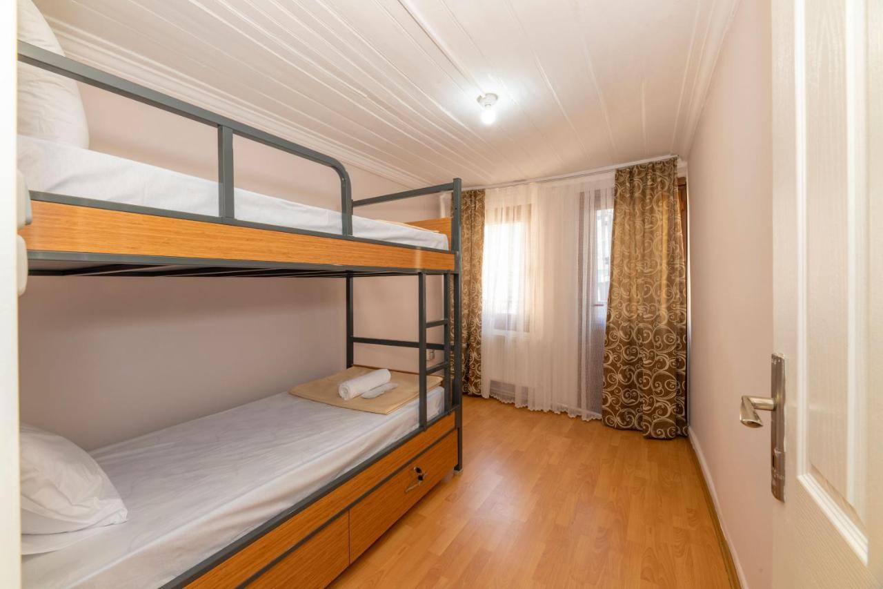 Taksim Wooden House Hostel Истанбул Екстериор снимка