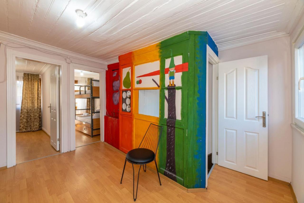 Taksim Wooden House Hostel Истанбул Екстериор снимка