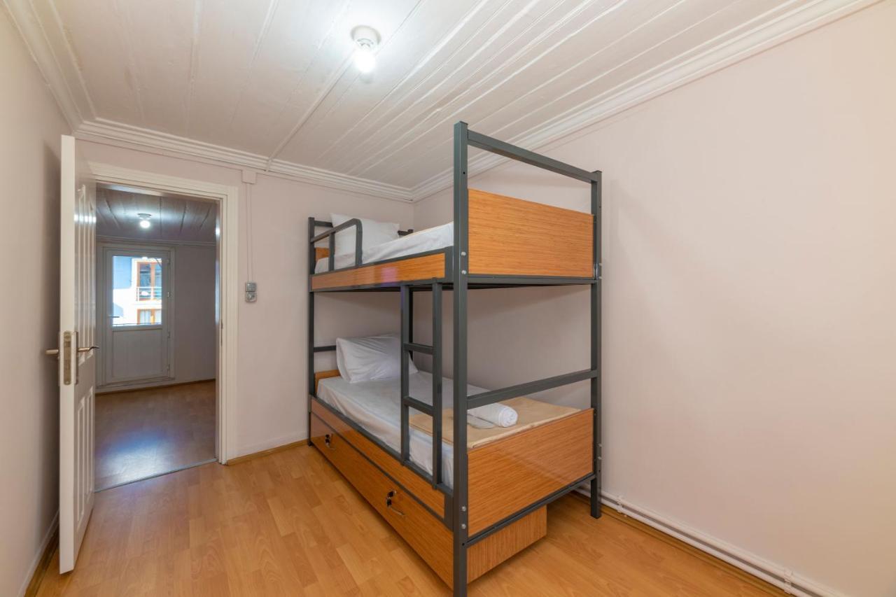 Taksim Wooden House Hostel Истанбул Екстериор снимка