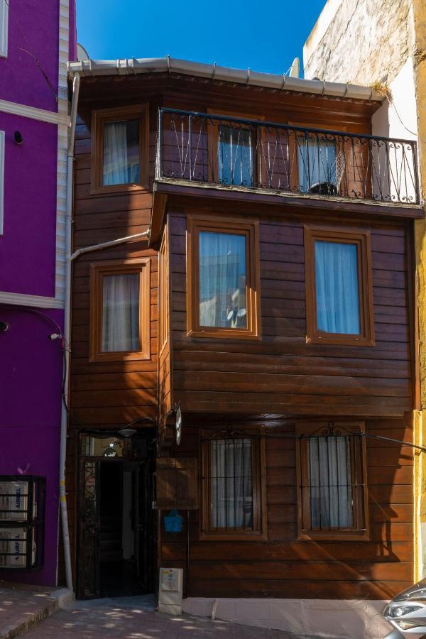 Taksim Wooden House Hostel Истанбул Екстериор снимка