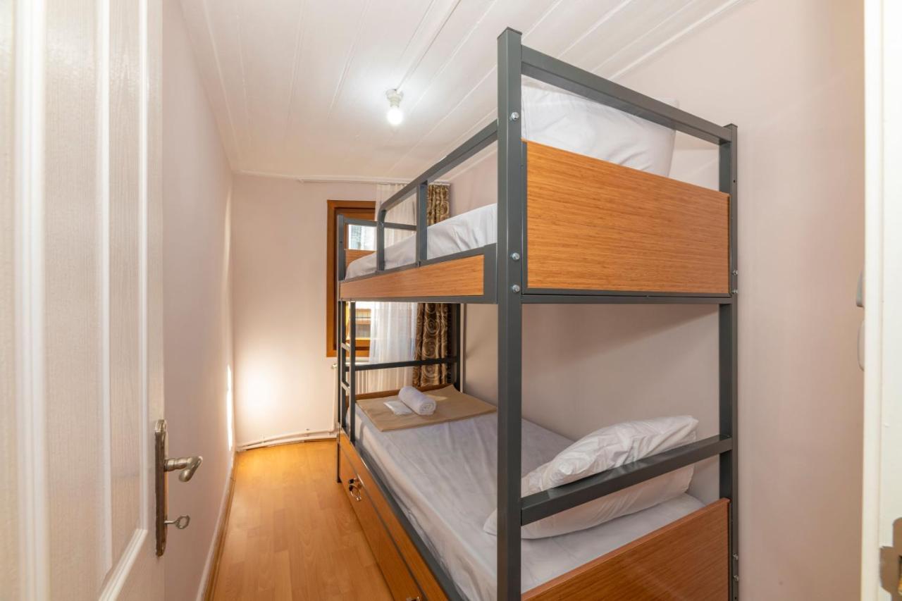 Taksim Wooden House Hostel Истанбул Екстериор снимка