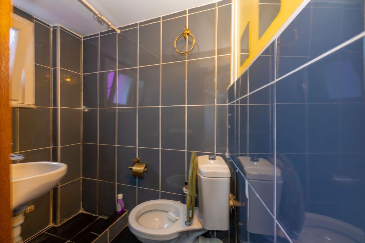 Taksim Wooden House Hostel Истанбул Екстериор снимка