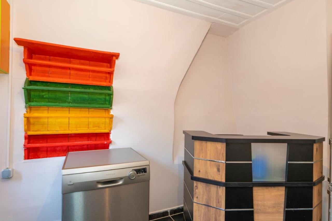 Taksim Wooden House Hostel Истанбул Екстериор снимка