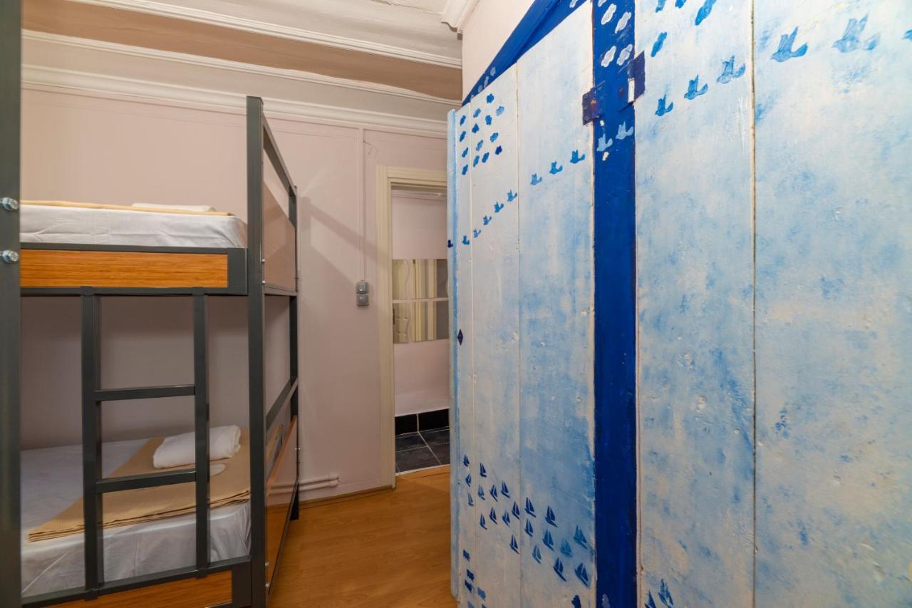 Taksim Wooden House Hostel Истанбул Екстериор снимка