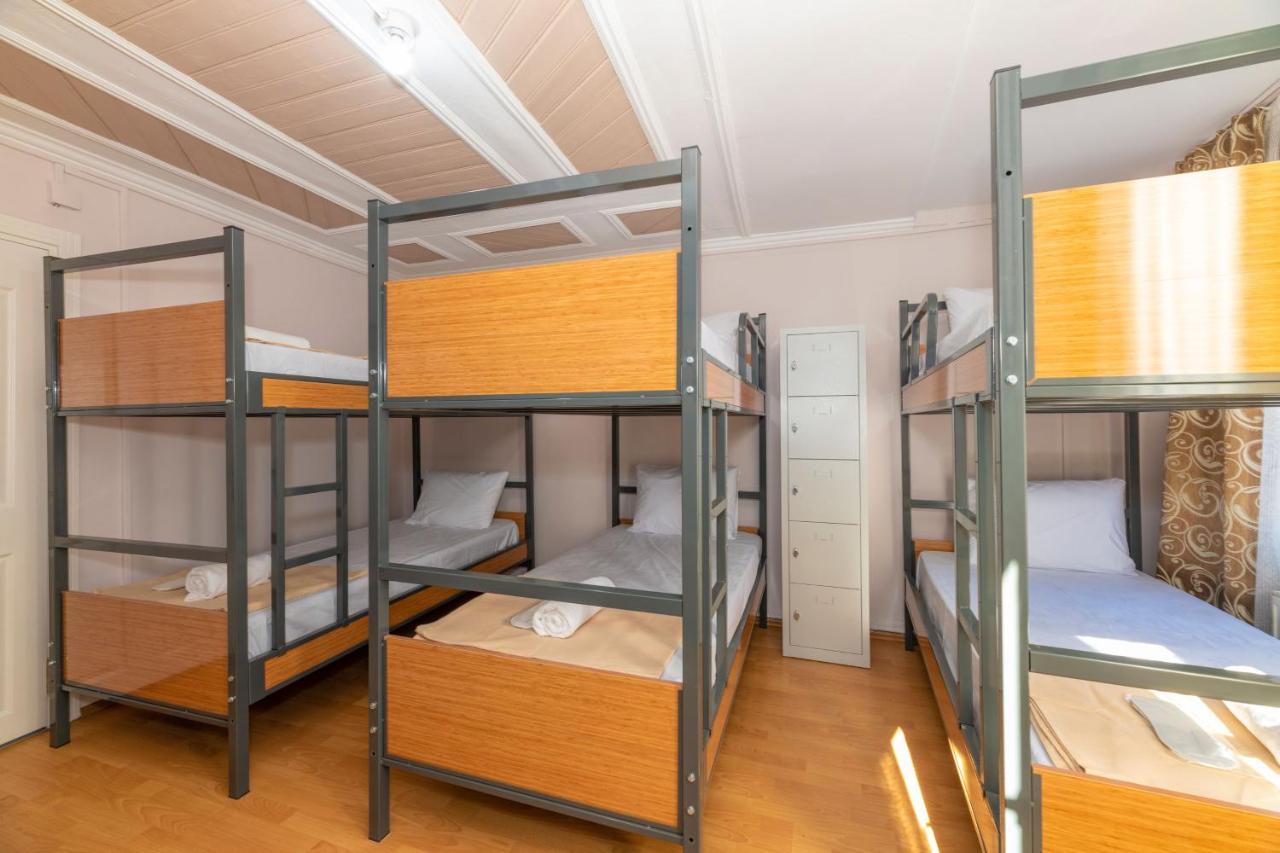 Taksim Wooden House Hostel Истанбул Екстериор снимка