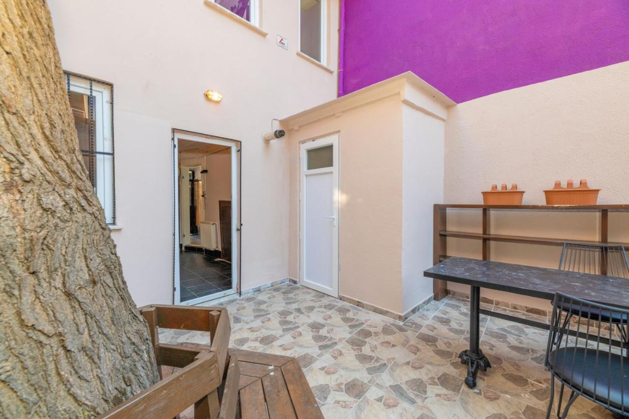 Taksim Wooden House Hostel Истанбул Екстериор снимка