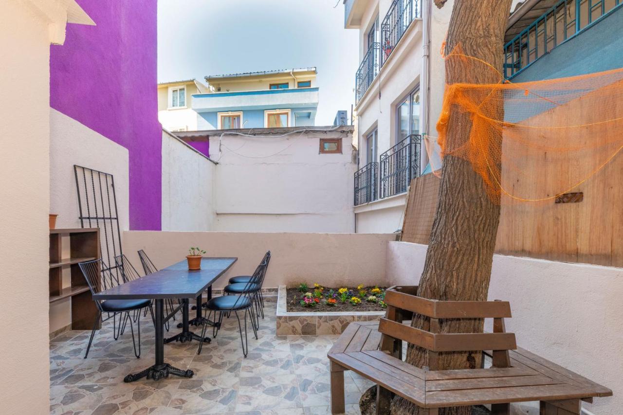 Taksim Wooden House Hostel Истанбул Екстериор снимка