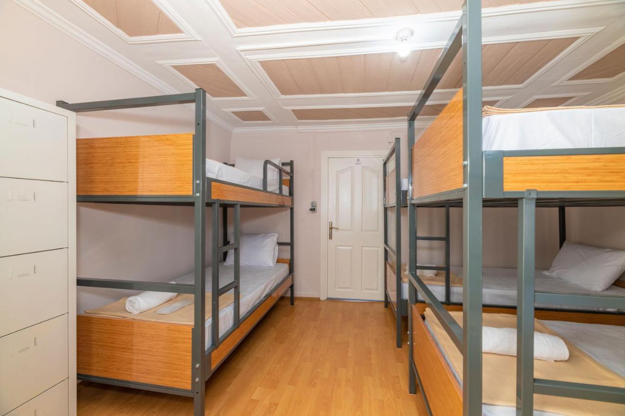 Taksim Wooden House Hostel Истанбул Екстериор снимка
