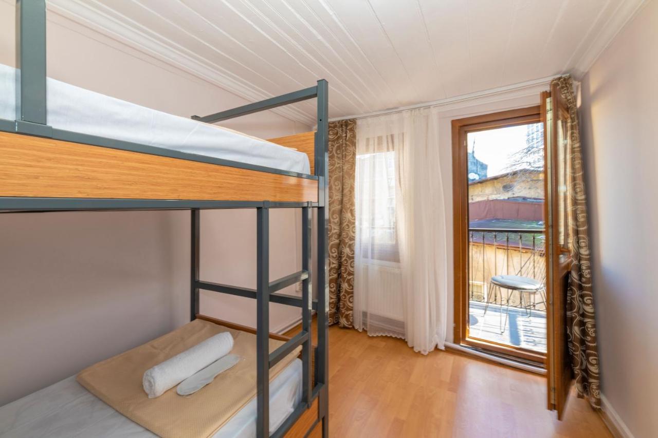 Taksim Wooden House Hostel Истанбул Екстериор снимка